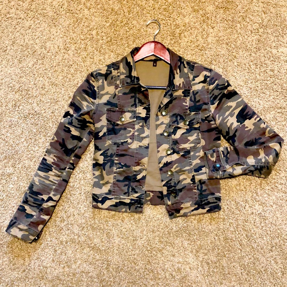 Jean jacket camo print